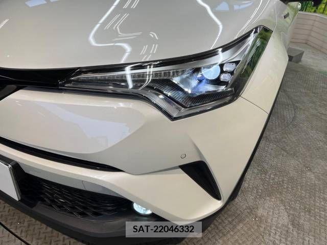 Toyota C-HR 2017-02 264076-12