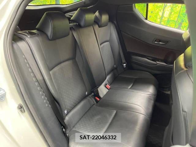 Toyota C-HR 2017-02 264076-9