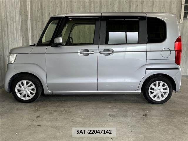 Honda N BOX 2018-02 279442-11