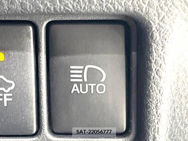 Toyota C-HR 2018-07 264070-7