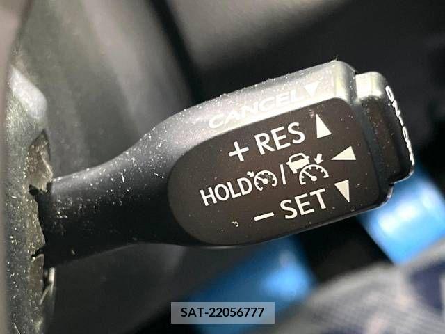 Toyota C-HR 2018-07 264070-5
