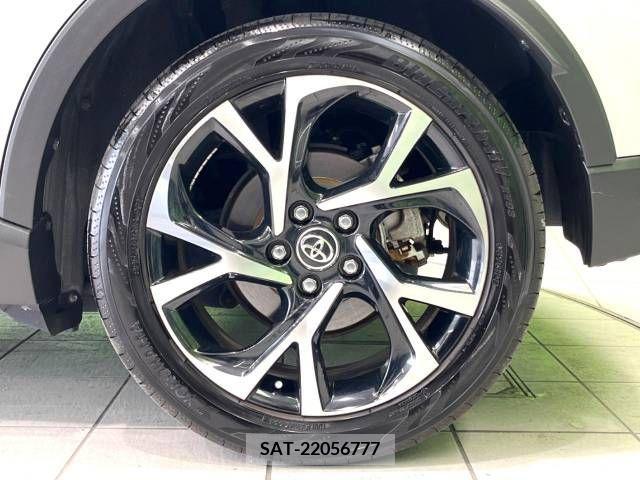 Toyota C-HR 2018-07 264070-13
