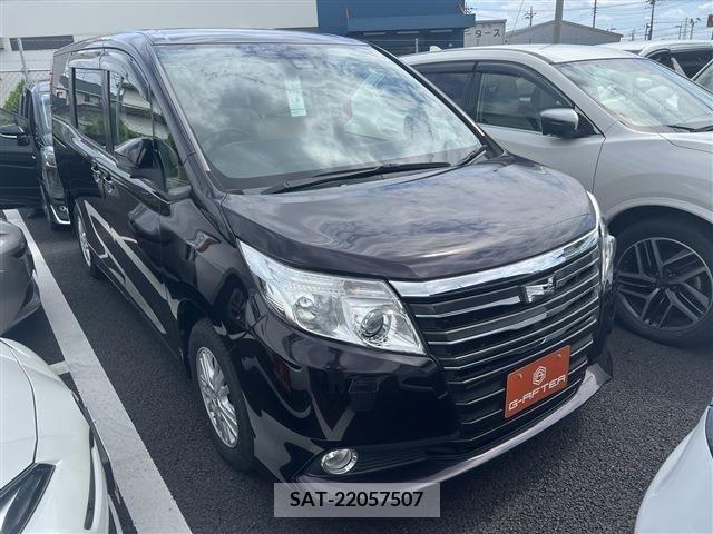 Toyota NOAH 2017-06 352307-0