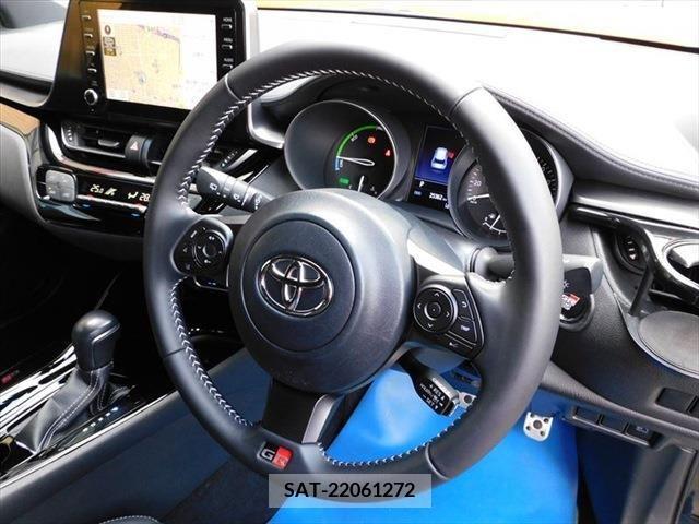 Toyota C-HR 2020-04 212407-22