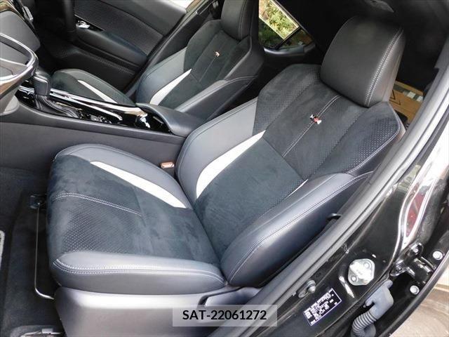 Toyota C-HR 2020-04 212407-14