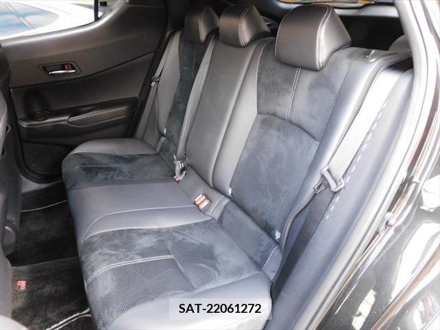 Toyota C-HR 2020-04 212407-15