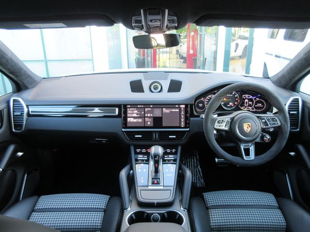Porsche CAYENNE 2020-12 14982-1