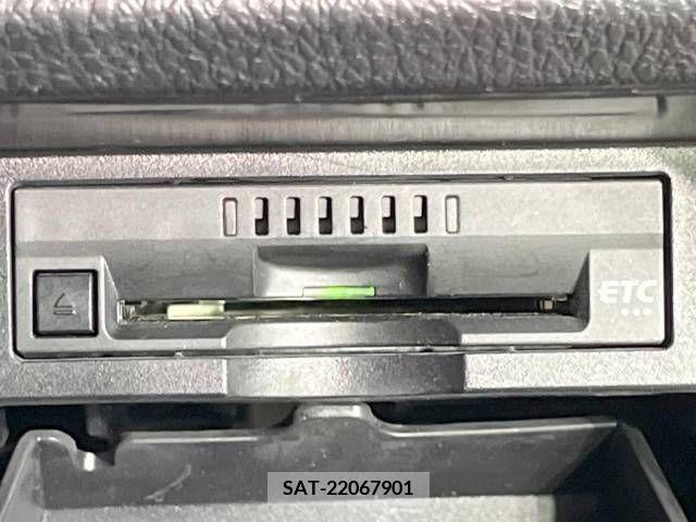 Toyota NOAH 2018-11 207226-7