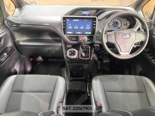 Toyota NOAH 2018-11 207226-1