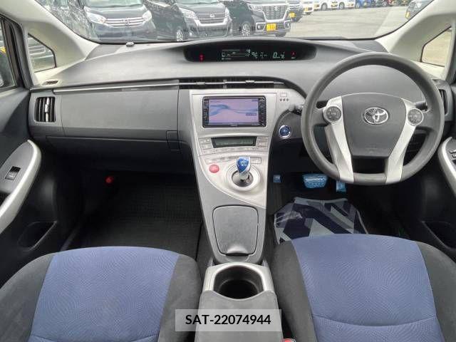 Toyota PRIUS 2014-01 349720-1