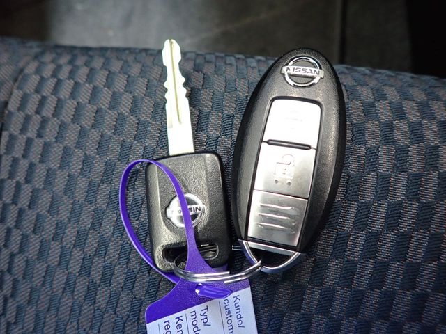 Nissan TIIDA 2009-02 186917-23