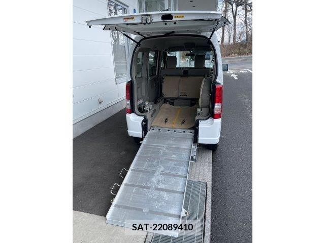 Suzuki EVERY WAGON 2014-04 235332-9