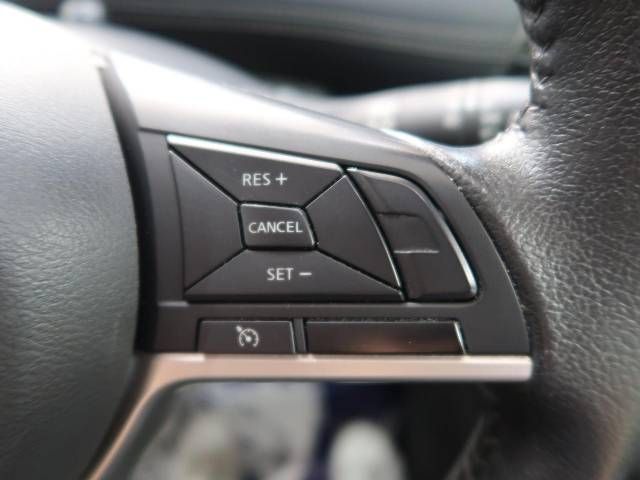 Nissan SERENA 2017-08 184405-4