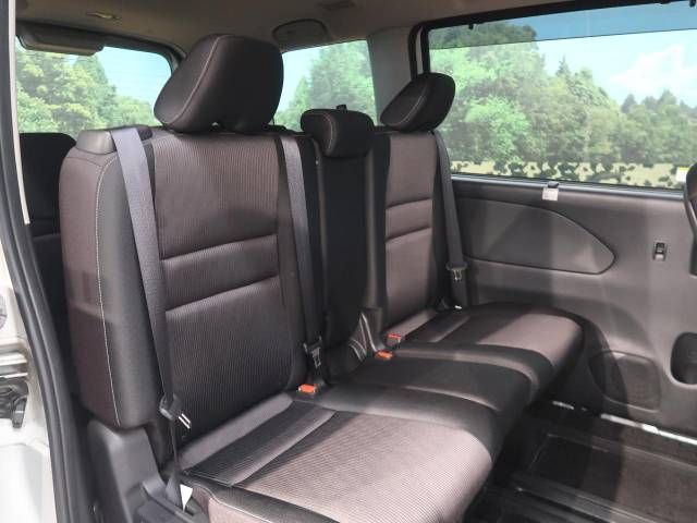 Nissan SERENA 2017-08 184405-10
