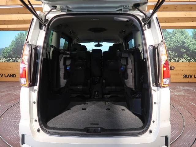 Nissan SERENA 2017-08 184405-12