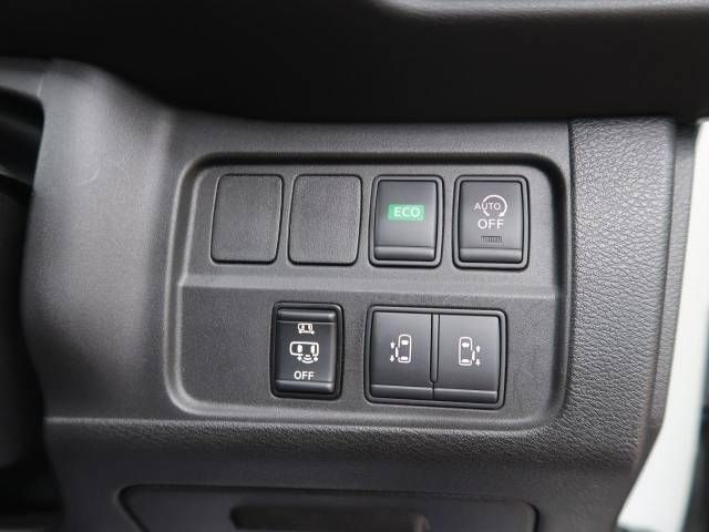 Nissan SERENA 2017-08 184405-5