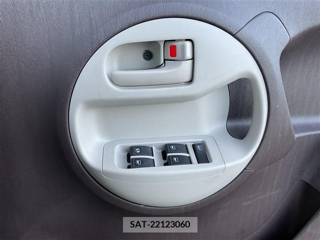 Toyota PASSO 2015-03 341824-3