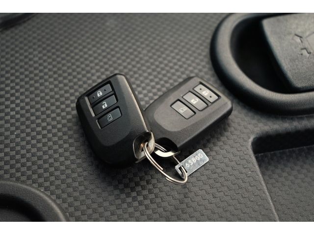 Toyota PORTE 2014-11 196124-26