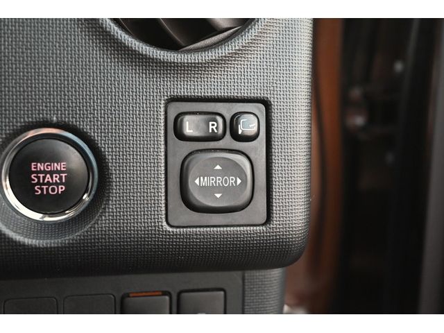 Toyota PORTE 2014-11 196124-17