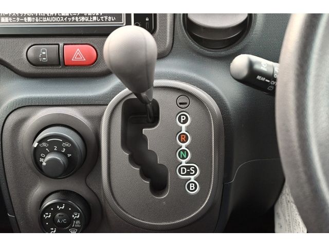 Toyota PORTE 2014-11 196124-21