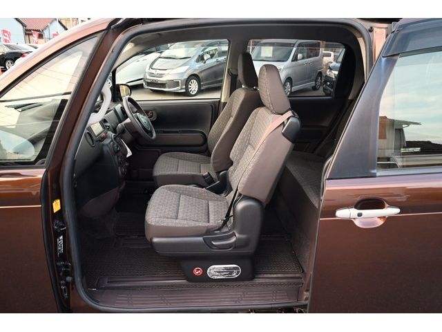 Toyota PORTE 2014-11 196124-11