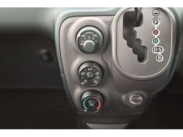 Toyota PORTE 2014-11 196124-22