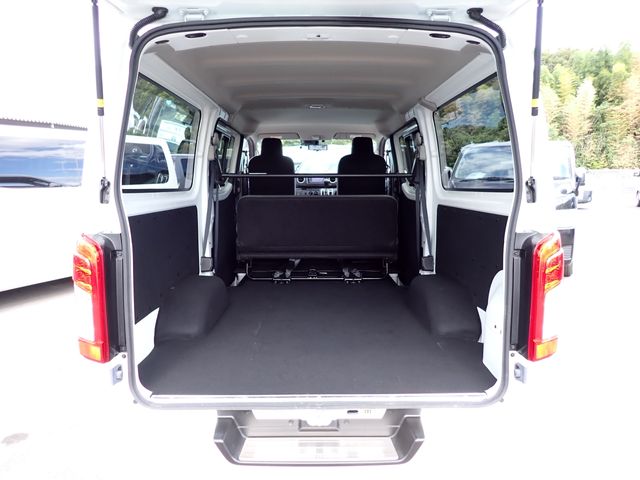 Nissan CARAVAN VAN 2022-10 15110-6