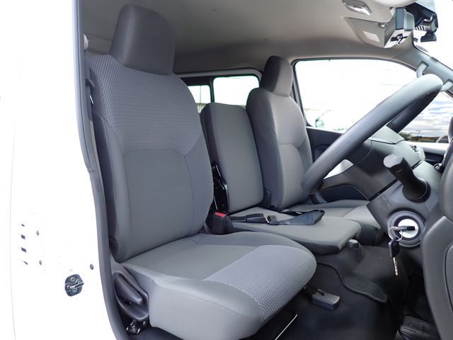 Nissan CARAVAN VAN 2022-10 15110-19