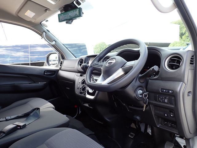 Nissan CARAVAN VAN 2022-10 15110-18