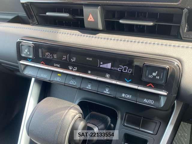 Toyota VOXY 2023-10 378183-12