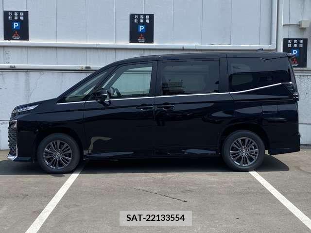 Toyota VOXY 2023-10 378183-2