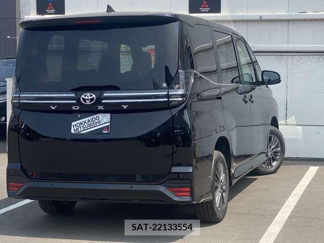 Toyota VOXY 2023-10 378183-19