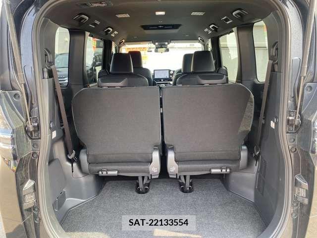 Toyota VOXY 2023-10 378183-8