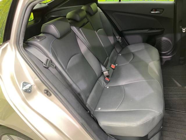 Toyota PRIUS 2017-04 193655-9