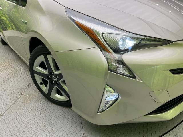 Toyota PRIUS 2017-04 193655-12