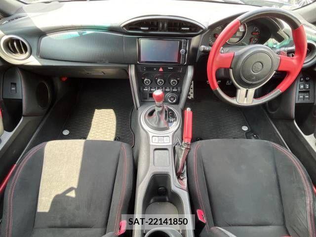 Toyota 86 2012-09 267392-1