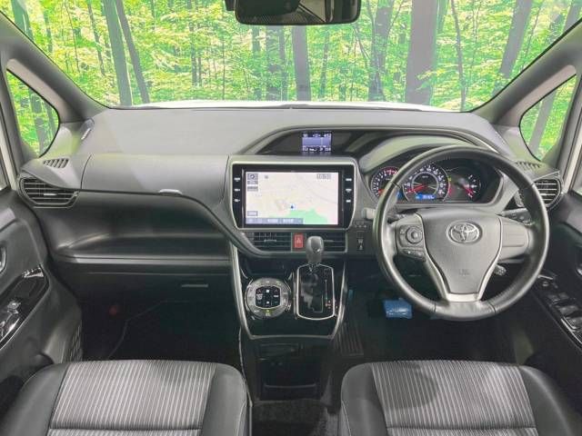 Toyota VOXY 2018-10 19916-1