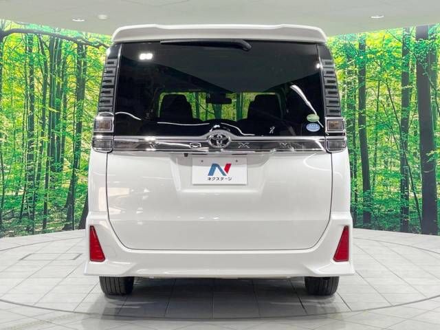 Toyota VOXY 2018-10 19916-16