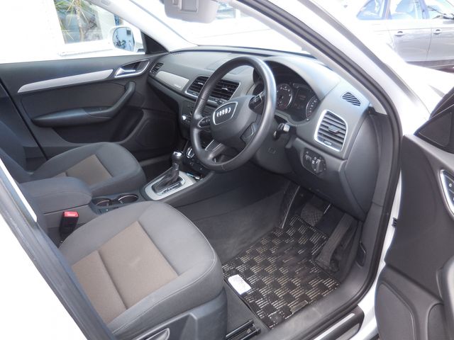 Audi Q3 2014-06 4801-11