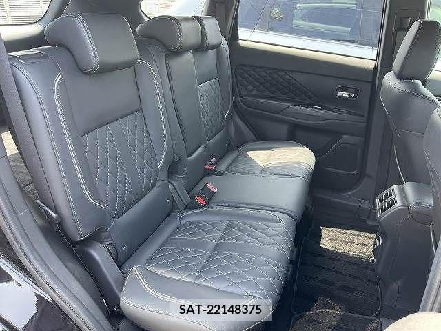 Mitsubishi OUTLANDER PHEV 2019-04 303572-9