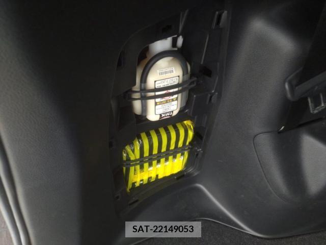 Toyota VOXY 2014-03 386346-29