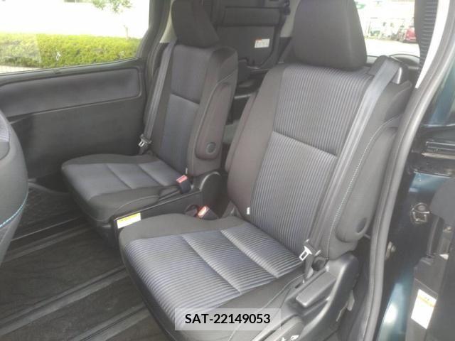 Toyota VOXY 2014-03 386346-22