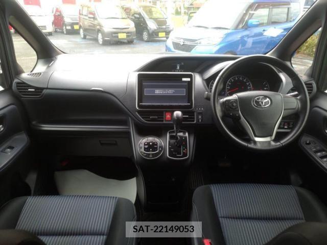 Toyota VOXY 2014-03 386346-2