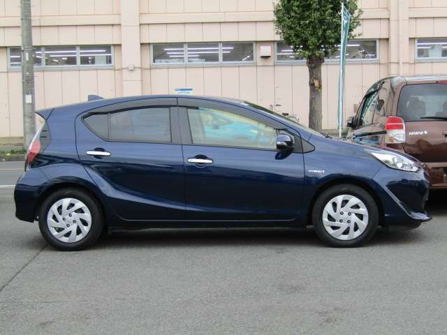 Toyota AQUA 2018-11 27517-2