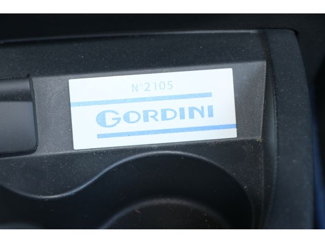 Renault TWINGO 2011-08 15930-6