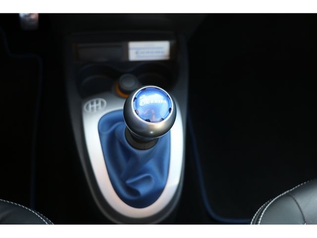 Renault TWINGO 2011-08 15930-4
