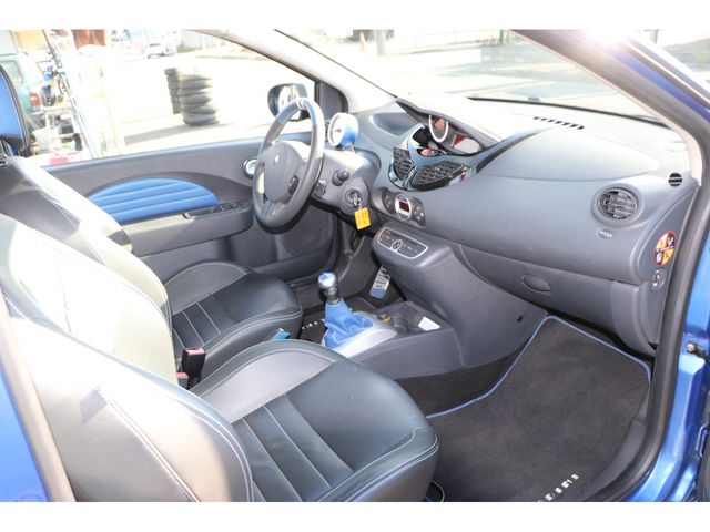 Renault TWINGO 2011-08 15930-14