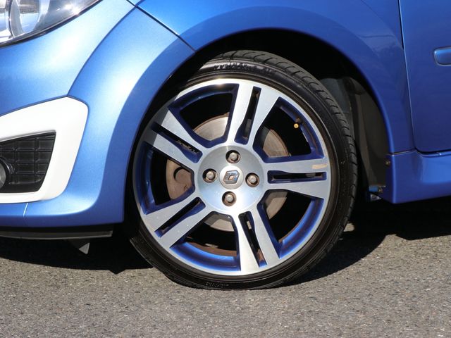 Renault TWINGO 2011-08 15930-18