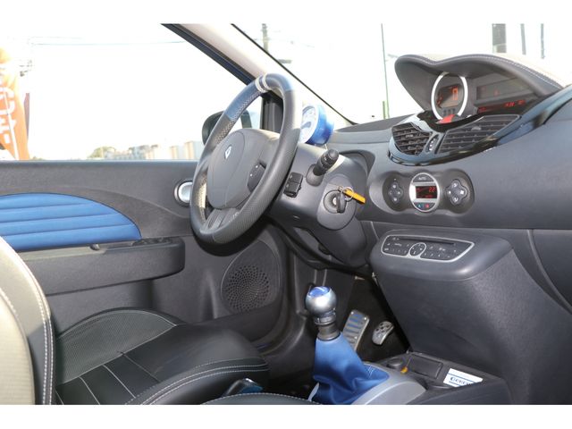 Renault TWINGO 2011-08 15930-15