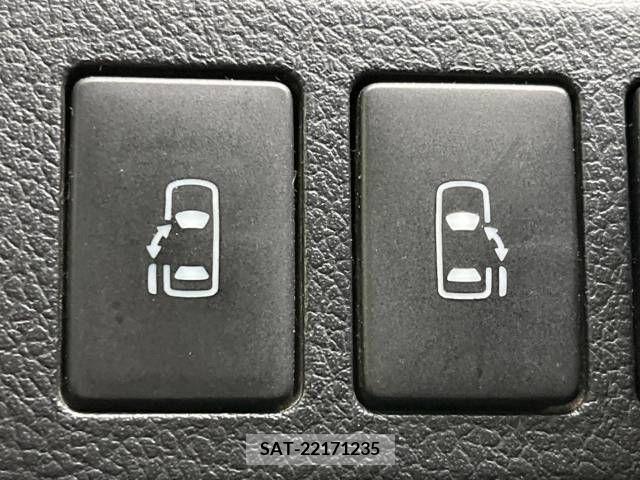 Toyota NOAH 2013-02 321354-5